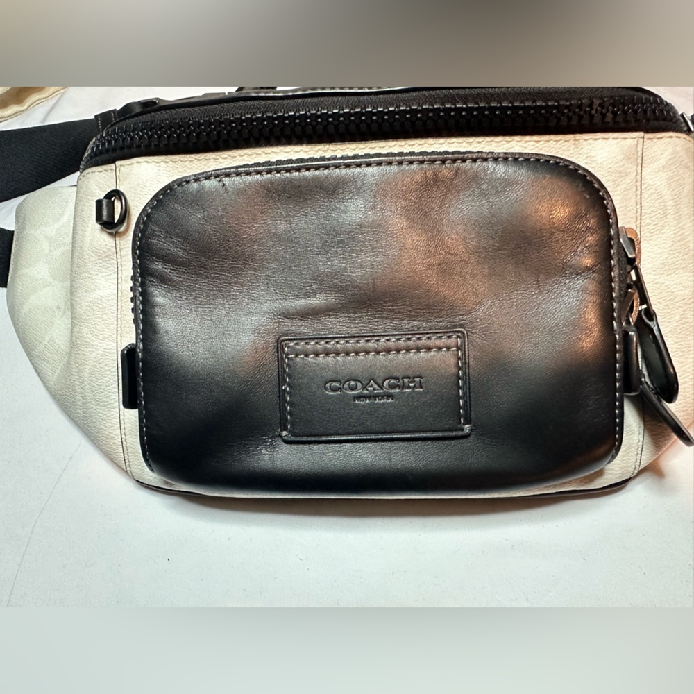 Coach Two-Tone Black and Cream Belt Bag - Picture 2 of 8
